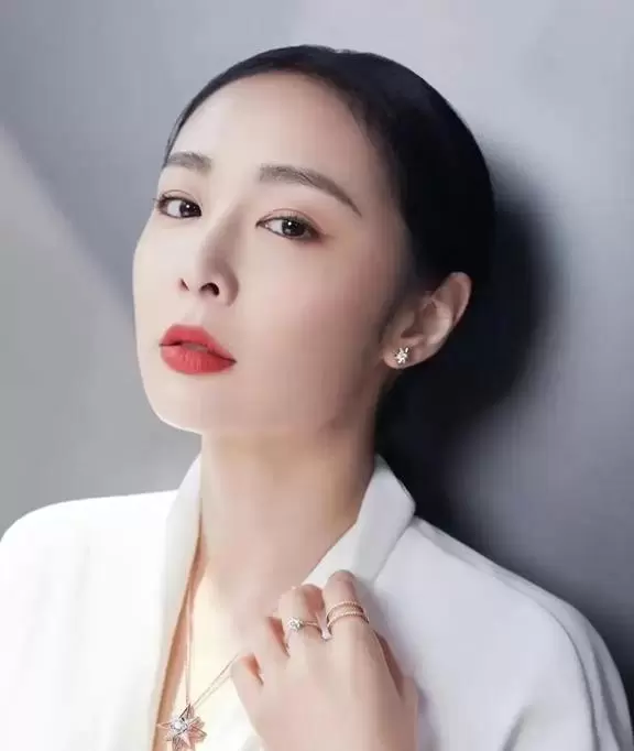 宋家腾凭“小东北”角色爆火，新项目锁定八十年代个体户题材 _ 相关图片