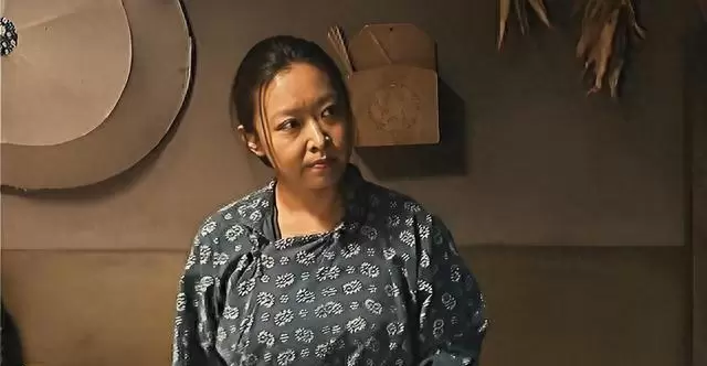 《父母爱情》十年重看：老丁陪安杰一晚，王秀娥吃醋背后的真实逻辑 _ 资讯配图