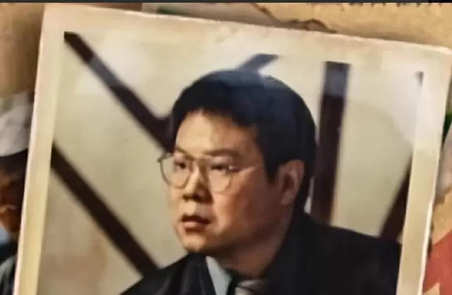 岳云鹏颠覆形象出演90年代刑警队长,《悬案》杀青待播引全网热议 _ 现场图 岳云鹏颠覆形象出演90年代刑警队长,《悬案》杀青待播引全网热议 _ 现场图