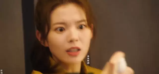 大学生上门维修遭侵害，防狼喷雾失效后开启直播求救 _ 现场图