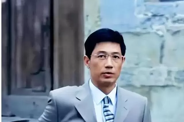 石凉十年校门口接娃实录与《档案》配音回归轨迹 _ 现场图