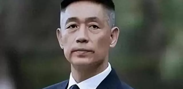 石凉十年校门口接娃实录与《档案》配音回归轨迹 _ 资讯配图