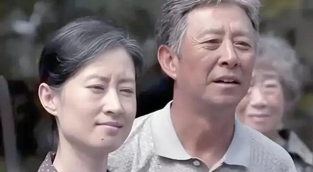 王海洋嘲讽葛美霞“只配嫁丑八怪”后成其继子：饭桌旧话照见亲情流变 _ 现场图
